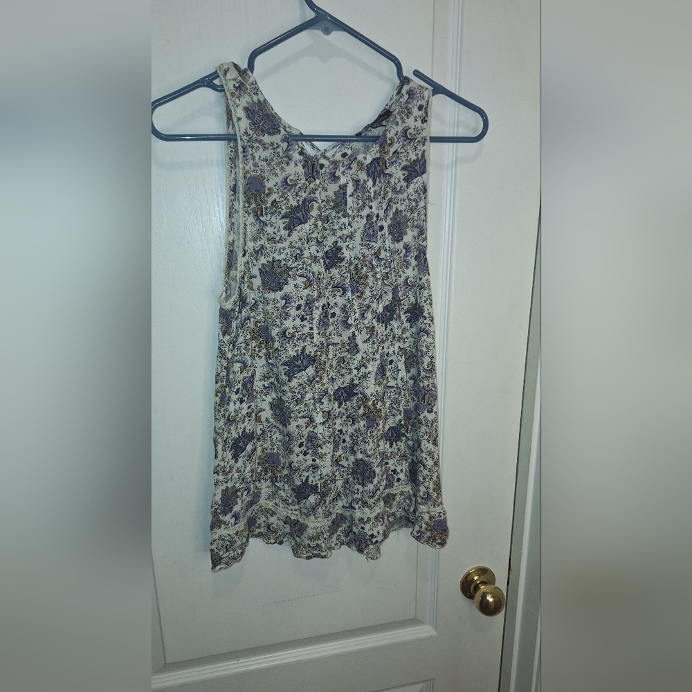 AMERICAN EAGLE OUTFITTERS/ WOMENS FLORAL SLEEVELESS TOP/